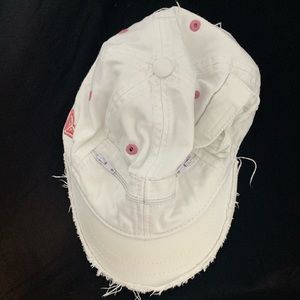 Girls Roxy hat with zippers and pockets